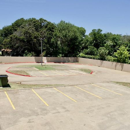 Executive Inn Of Arlington, Near At&T Stadium Extérieur photo
